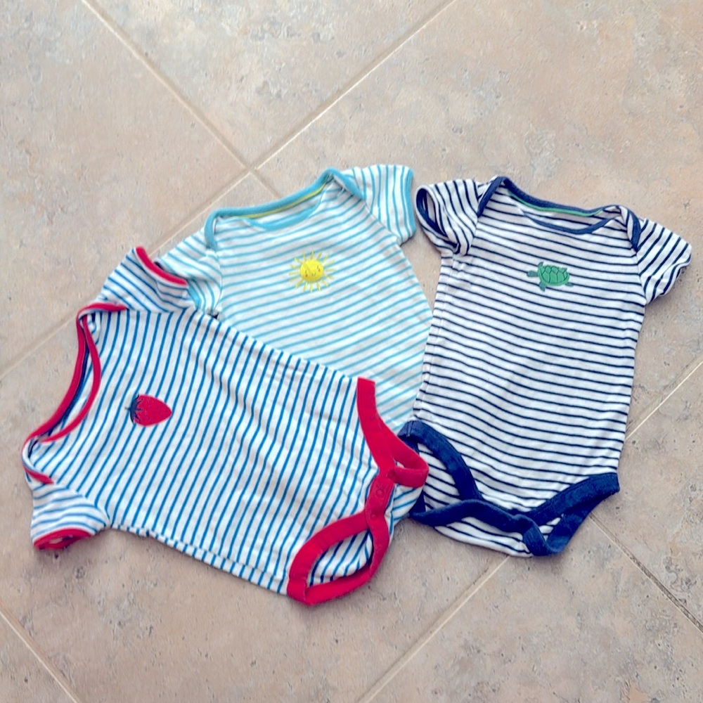 🍓 ☀️ 🐢 Baby Boden striped onesies / bodysuits 6-9 months - bundle of 3